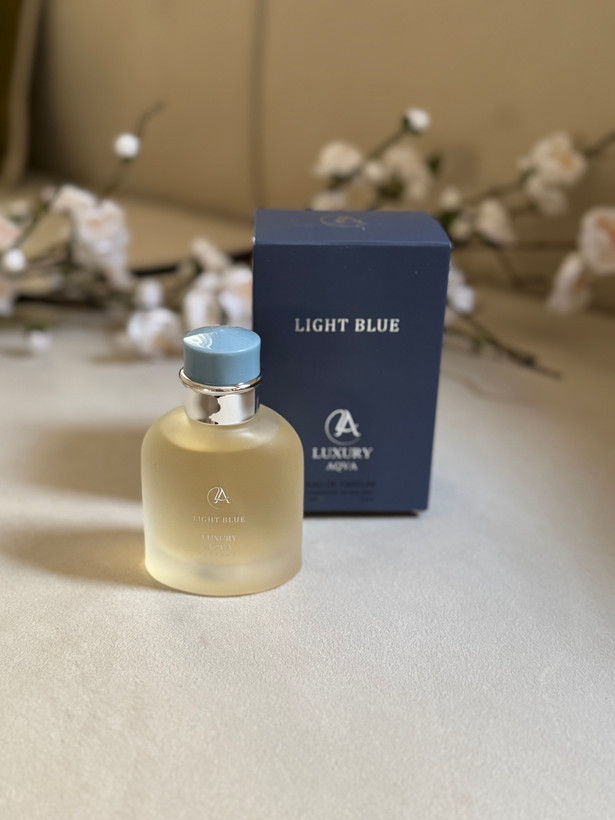 عطر مردانه لایت بلو ۵۰ میل