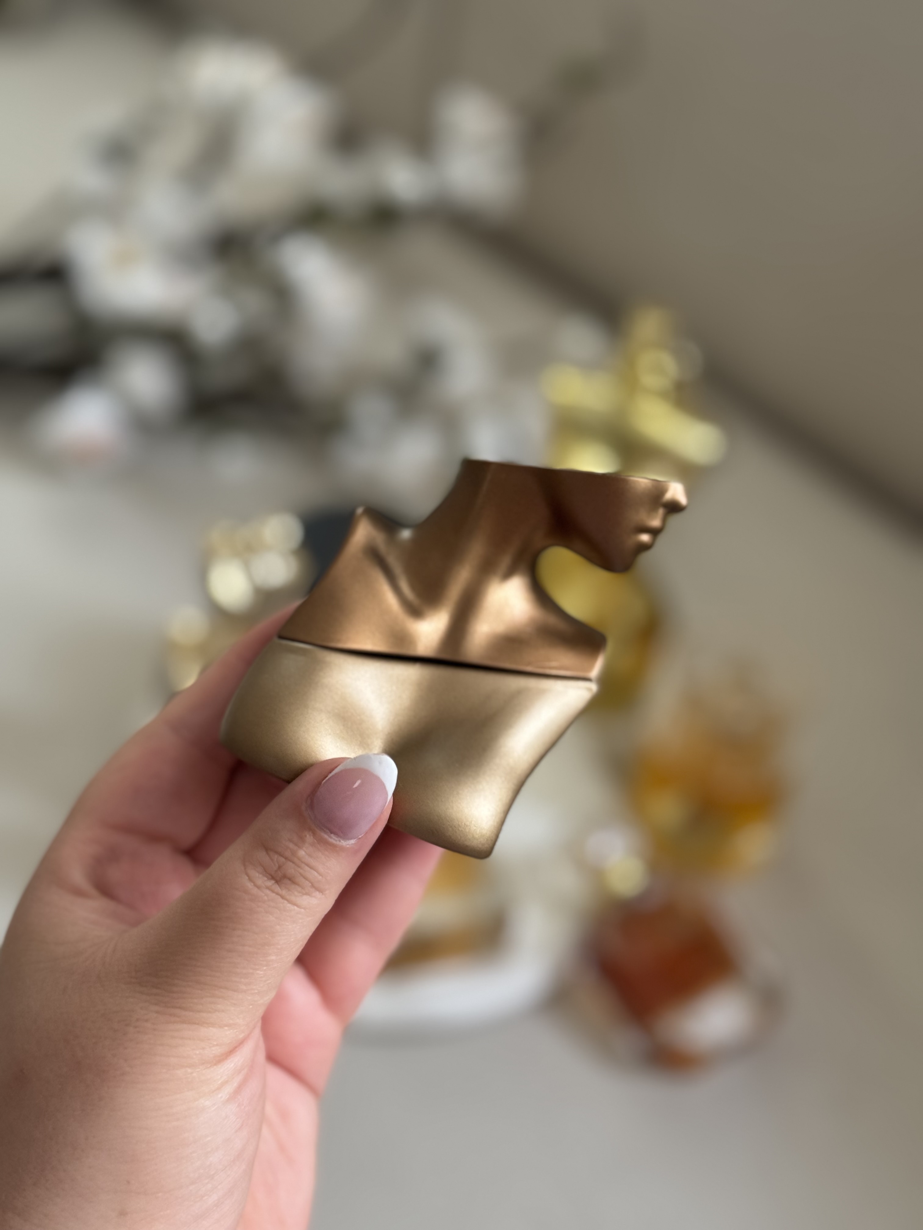 عطر زنانه بیلی آیلیش ۳۰ میل شکلاتی