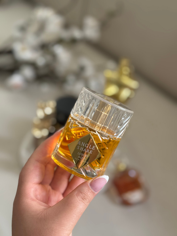 عطر زنانه آنجلز شیر ۵۰ میل