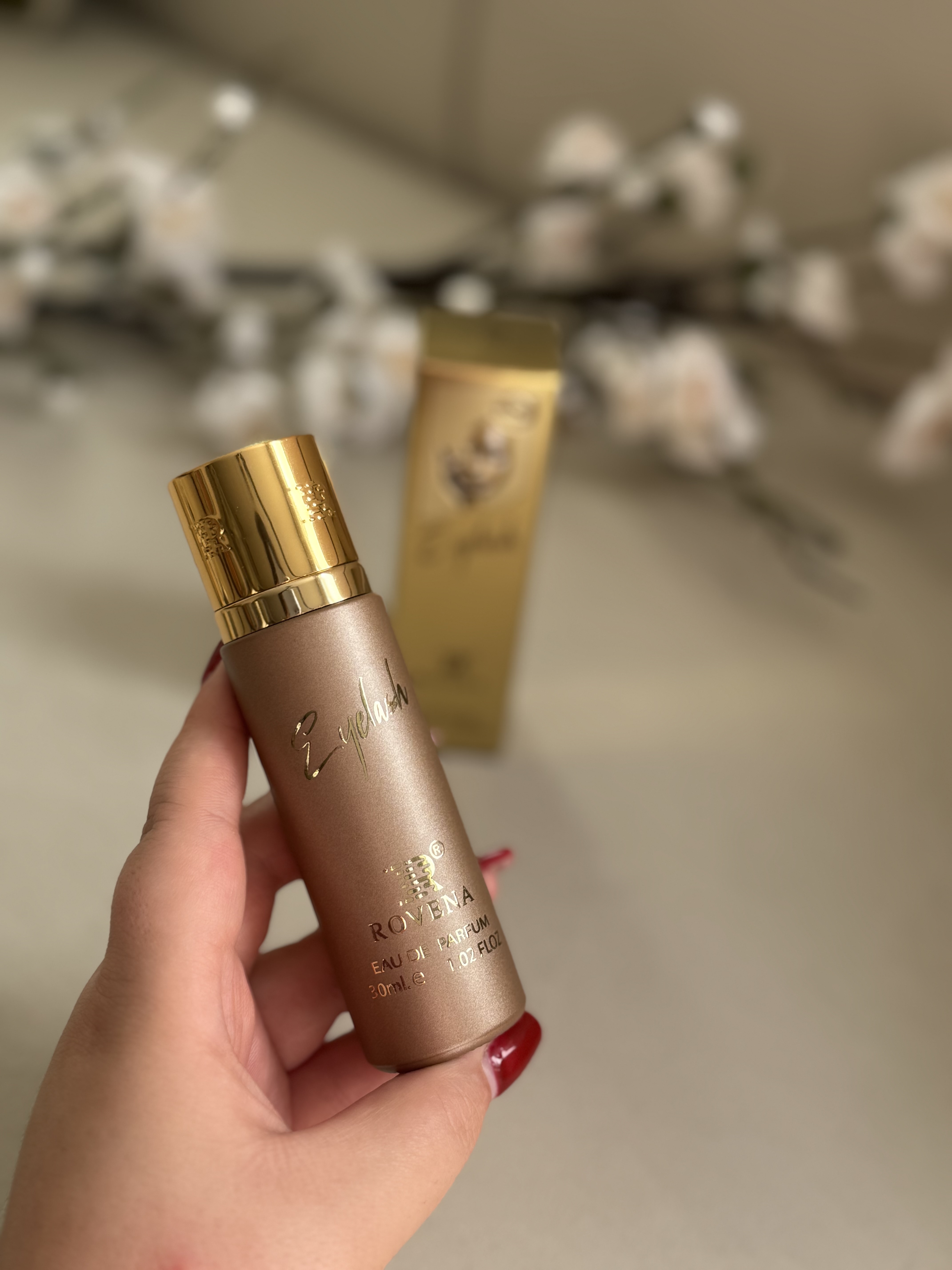 عطر زنانه بیلی ایلیش ۳۰ میل استوانه ایی